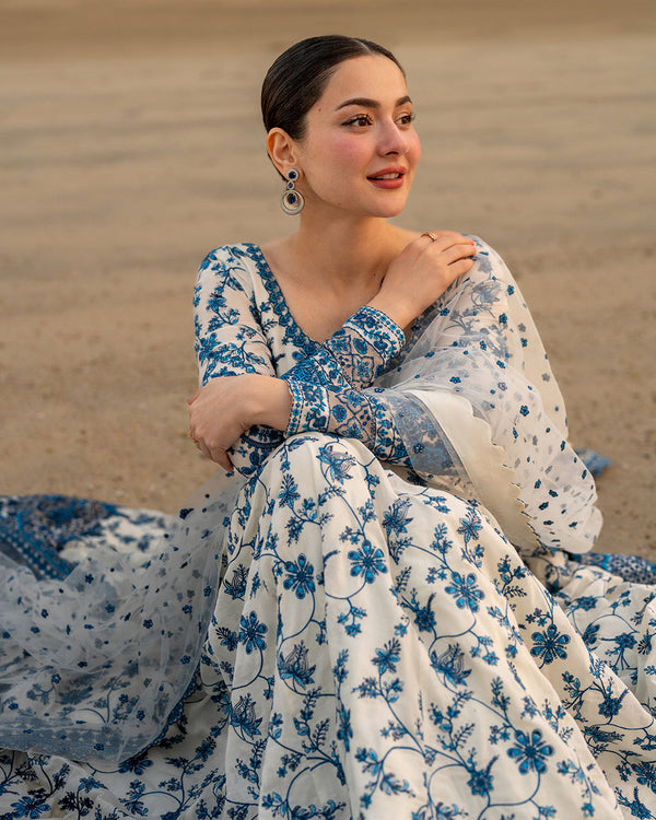 FAIZA SAQLAIN3PC LAWN EMBROIDERED SHIRT WITH NET EMBROIDERED DUPATTA AND TROUSER V718