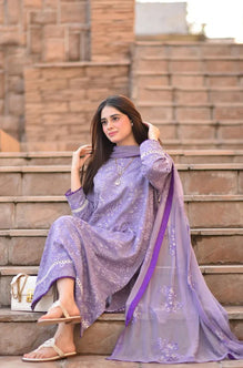 3 Pcs Embroidered Lawn Shirt with Embroidered Chifoon Dupatta V2575