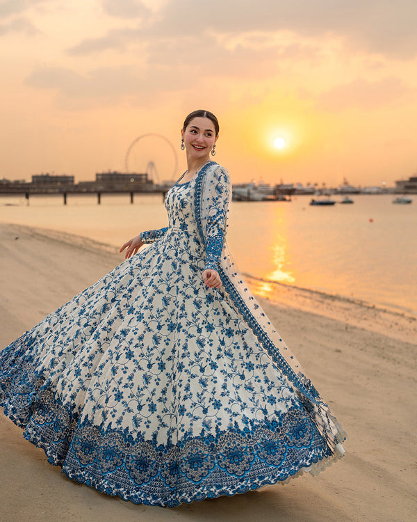 FAIZA SAQLAIN3PC LAWN EMBROIDERED SHIRT WITH NET EMBROIDERED DUPATTA AND TROUSER V718