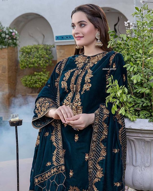 AZURE VELVET 3PC EMBROIDERED WITH VELVET EMBROIDERED DUPATTA-950