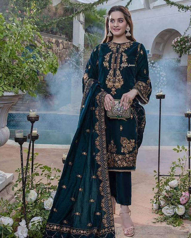 AZURE VELVET 3PC EMBROIDERED WITH VELVET EMBROIDERED DUPATTA-950