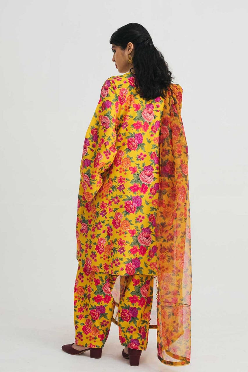 3 piece Digital Printed Lawn Suit with Sequins Monar Dupatta V506